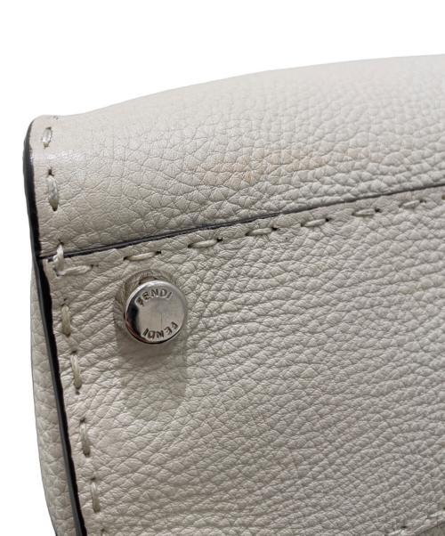 FENDI（フェンディ）FENDI (フェンディ) ピーカブ・ミディアム ベージュ×ブラック サイズ:ミディアムの古着・服飾アイテム
