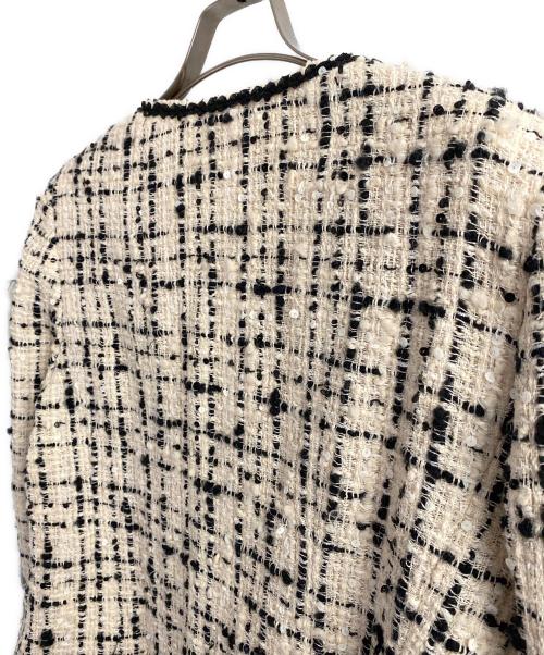 CHANEL（シャネル）CHANEL (シャネル) スパンコール装飾 ツイードノーカラージャケット ベージュ×ブラック サイズ:42の古着・服飾アイテム