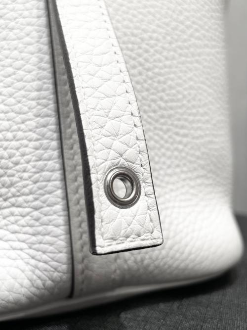 HERMES（エルメス）HERMES (エルメス) ピコタンロックPM（18）エクラ/シルバー金具/トリヨンクレマンス/ニューホワイト/セサミ/W刻印 ニューホワイト×セサミ シルバー金具 サイズ:PM（18）の古着・服飾アイテム