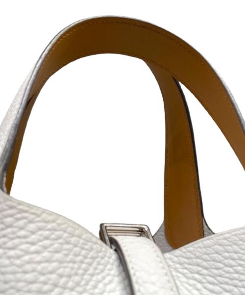 HERMES（エルメス）HERMES (エルメス) ピコタンロックPM（18）エクラ/シルバー金具/トリヨンクレマンス/ニューホワイト/セサミ/W刻印 ニューホワイト×セサミ シルバー金具 サイズ:PM（18）の古着・服飾アイテム