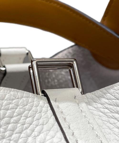 HERMES（エルメス）HERMES (エルメス) ピコタンロックPM エクラ/シルバー金具/トリヨンクレマンス/ニューホワイト/セサミ/W刻印 ニューホワイト×セサミ シルバー金具 サイズ:PMの古着・服飾アイテム
