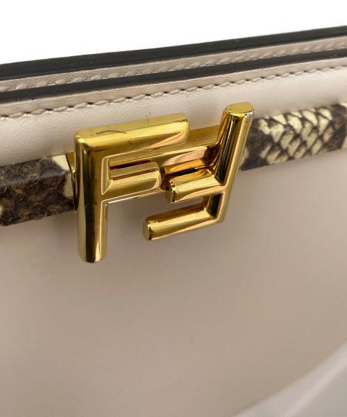 FENDI（フェンディ）FENDI (フェンディ) TOUCHショルダーバッグ/2WAYバッグ ベージュの古着・服飾アイテム