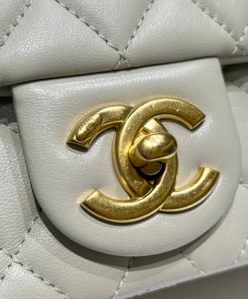 CHANEL（シャネル）CHANEL (シャネル) ミニ フラップ バッグ/ゴールド金具 グレー×ゴールド金具 サイズ:20の古着・服飾アイテム