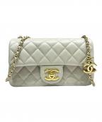 CHANELシャネル）の古着「ミニ フラップ バッグ/ゴールド金具/シャイニーラムスキン/グレー/2021年以降」｜グレー×ゴールド金具