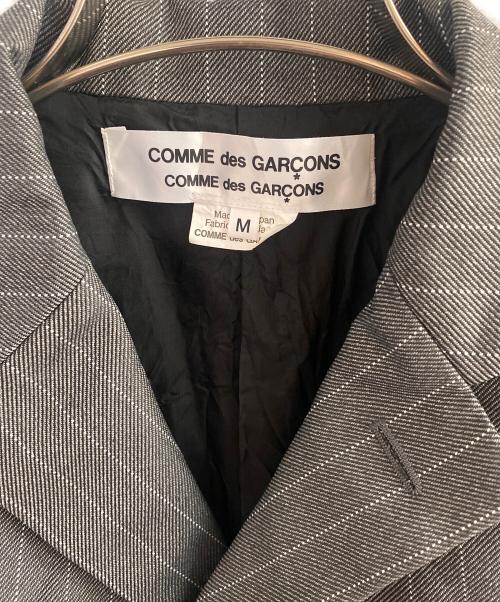 COMME des GARCONS COMME des GARCONS（コムデギャルソン コムデギャルソン）COMME des GARCONS COMME des GARCONS (コムデギャルソン コムデギャルソン) ピンストライプジャケット グレー サイズ:Mの古着・服飾アイテム