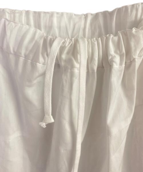 COMME des GARCONS COMME des GARCONS（コムデギャルソン コムデギャルソン）COMME des GARCONS COMME des GARCONS (コムデギャルソン コムデギャルソン) アシンメトリースカート ホワイト サイズ:Mの古着・服飾アイテム