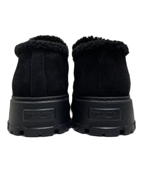 PRADA（プラダ）PRADA (プラダ) トライアングルロゴムートンシューズ ブラック サイズ:36 1/2の古着・服飾アイテム