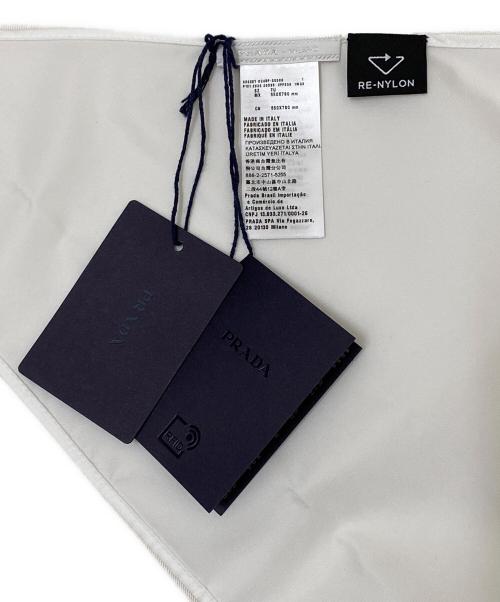 PRADA（プラダ）PRADA (プラダ) Re-Nylonロゴスカーフ ホワイトの古着・服飾アイテム