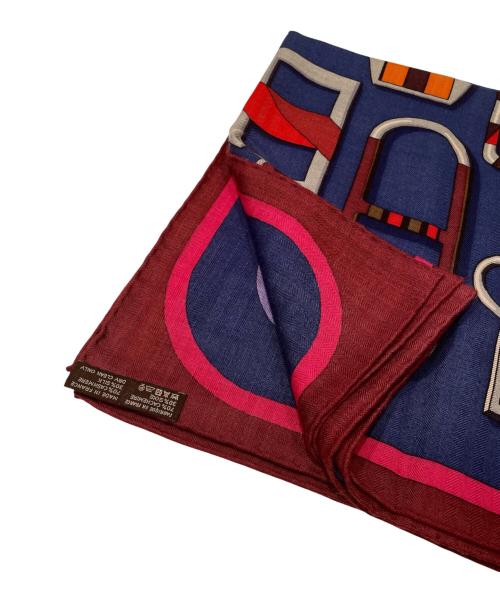HERMES（エルメス）HERMES (エルメス) シルクスカーフ《Carre en Boucles(カレ・アン・ブックル)》 ネイビー×ボルドー サイズ:140の古着・服飾アイテム