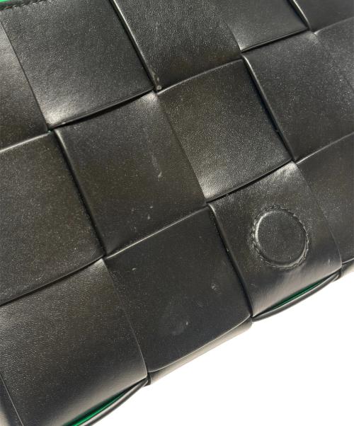 BOTTEGA VENETA（ボッテガベネタ）BOTTEGA VENETA (ボッテガベネタ) カセットバッグ ブラック×グリーンの古着・服飾アイテム