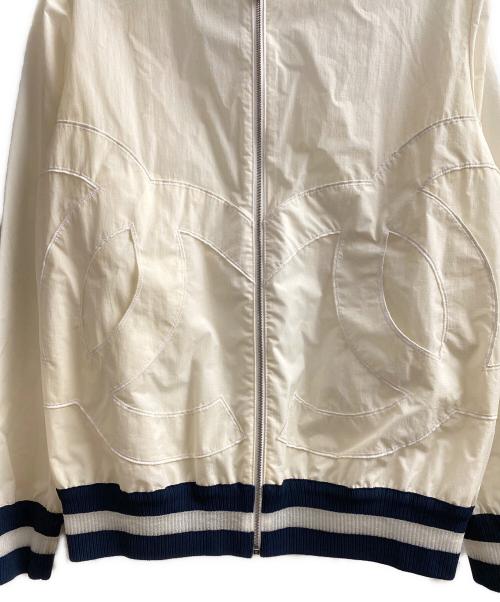 CHANEL（シャネル）CHANEL (シャネル) ココマークナイロンフーデッドジャケット アイボリー サイズ:38の古着・服飾アイテム