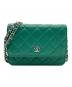 CHANEL（シャネル）の古着「Matelassé Caviar Skin Chain Shoulder Wallet/マトラッセキャビアスキン ショルダーウォレット」｜グリーン×シルバー金具