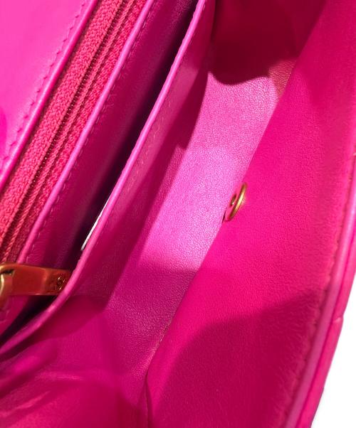CHANEL（シャネル）CHANEL (シャネル) シェブロン ミニ マトラッセ ピンク×ゴールド金具 サイズ:ミニの古着・服飾アイテム