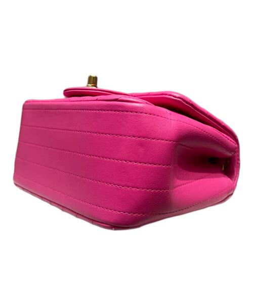 CHANEL（シャネル）CHANEL (シャネル) シェブロン ミニ マトラッセ ピンク×ゴールド金具 サイズ:ミニの古着・服飾アイテム