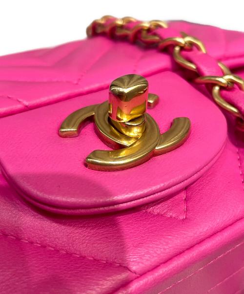 CHANEL（シャネル）CHANEL (シャネル) シェブロン ミニ マトラッセ ピンク×ゴールド金具 サイズ:ミニの古着・服飾アイテム