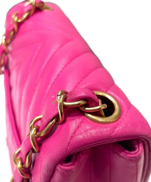 CHANEL（シャネル）CHANEL (シャネル) シェブロン ミニ マトラッセ ピンク×ゴールド金具 サイズ:ミニの古着・服飾アイテム