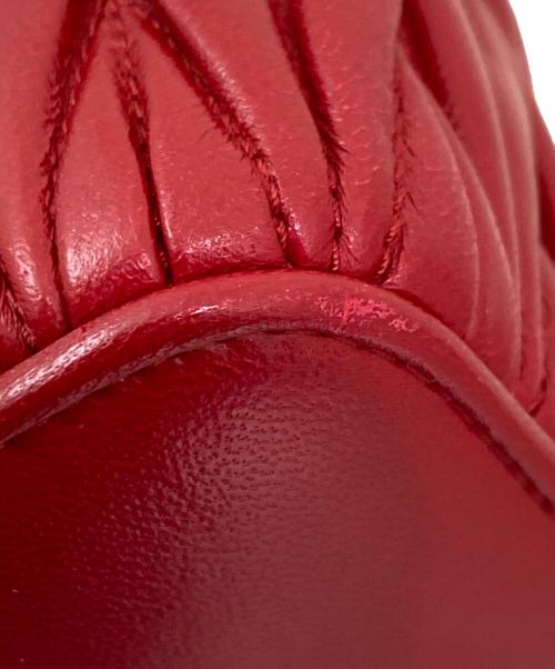 MIU MIU（ミュウミュウ）MIU MIU (ミュウミュウ) マテラッセレザー マイクロバッグ レッドの古着・服飾アイテム