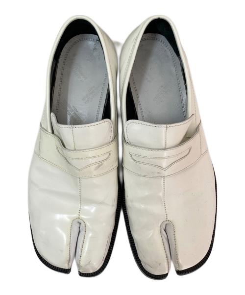 Maison Margiela（メゾンマルジェラ）Maison Margiela (メゾンマルジェラ) 足袋ローファー ホワイト×ブラック サイズ:38の古着・服飾アイテム