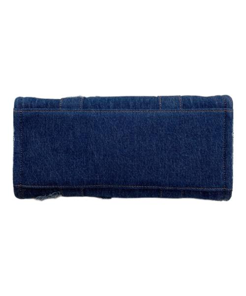 MARC JACOBS（マークジェイコブズ）MARC JACOBS (マークジェイコブズ) THE RIP AND REPAIR DENIM TOTE BAG ブルーの古着・服飾アイテム