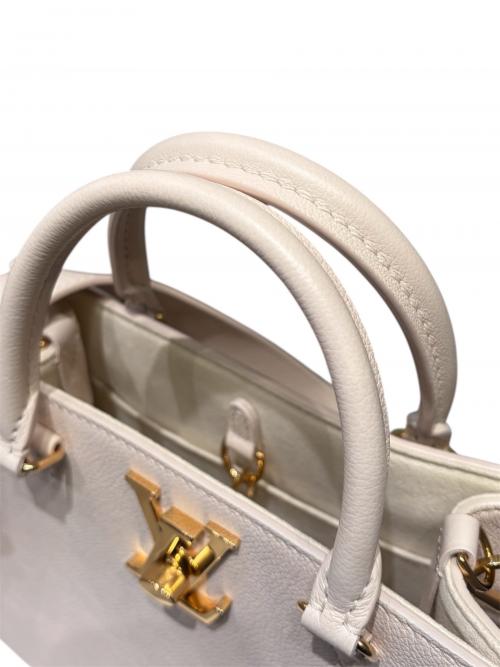 LOUIS VUITTON（ルイ ヴィトン）LOUIS VUITTON (ルイ ヴィトン) ロック＆ゴー/2WAYバッグ/ショルダーバッグ/ハンドバッグ アイボリー×ゴールド金具の古着・服飾アイテム