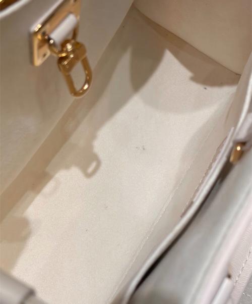 LOUIS VUITTON（ルイ ヴィトン）LOUIS VUITTON (ルイ ヴィトン) ロック＆ゴー アイボリー×ゴールド金具の古着・服飾アイテム