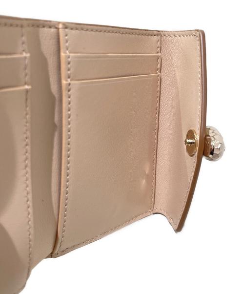 BVLGARI（ブルガリ）BVLGARI (ブルガリ) セルペンティ フォーエバー 三つ折り財布 ベージュの古着・服飾アイテム
