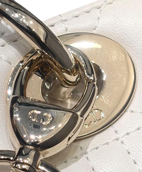 Christian Dior（クリスチャン ディオール）Christian Dior (クリスチャン ディオール) Lady Dior Medium / レディディオール ミディアム ホワイト サイズ:ミディアムの古着・服飾アイテム