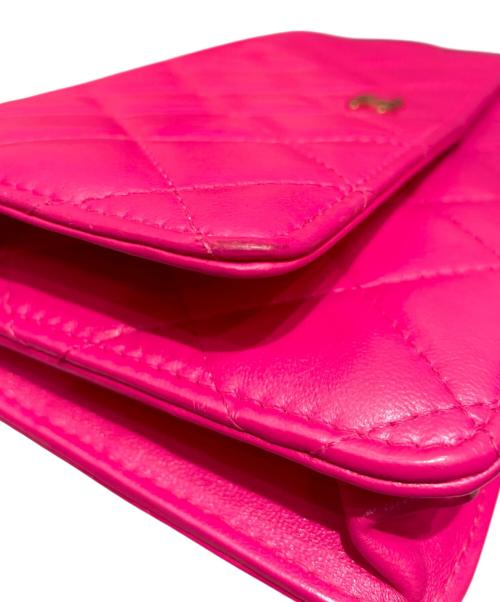 CHANEL（シャネル）CHANEL (シャネル) マトラッセチェーンウォレット　ショルダーウォレット ショッキングピンクの古着・服飾アイテム