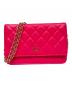 CHANEL（シャネル）の古着「マトラッセチェーンウォレット　ショルダーウォレット」｜ショッキングピンク