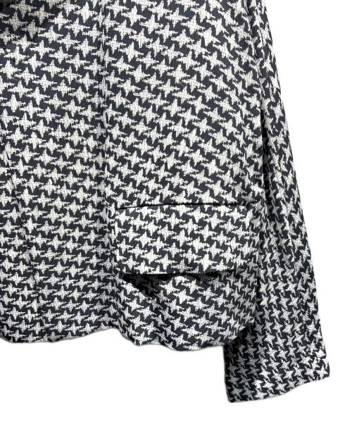 COMME des GARCONS COMME des GARCONS（コムデギャルソン コムデギャルソン）COMME des GARCONS COMME des GARCONS (コムデギャルソン コムデギャルソン) 千鳥格子柄クロップドジャケット グレー×ブラック サイズ:Mの古着・服飾アイテム