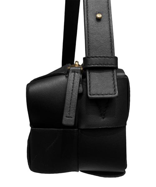 BOTTEGA VENETA（ボッテガベネタ）BOTTEGA VENETA (ボッテガベネタ) BRICK CASSETTE/スモールブリックカセット バッグ ブラック サイズ:-の古着・服飾アイテム