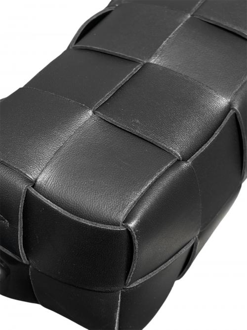 BOTTEGA VENETA（ボッテガベネタ）BOTTEGA VENETA (ボッテガベネタ) BRICK CASSETTE/スモールブリックカセット バッグ ブラック サイズ:-の古着・服飾アイテム