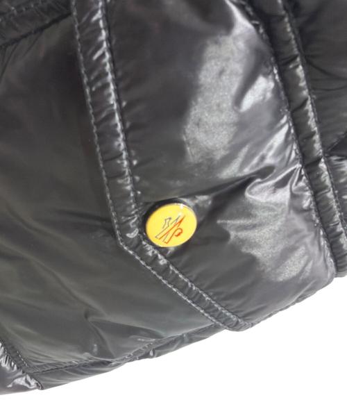 MONCLER（モンクレール）MONCLER (モンクレール) BJMAYA/ファー付きダウンジャケット/32091403001053029 ブラック サイズ:1の古着・服飾アイテム