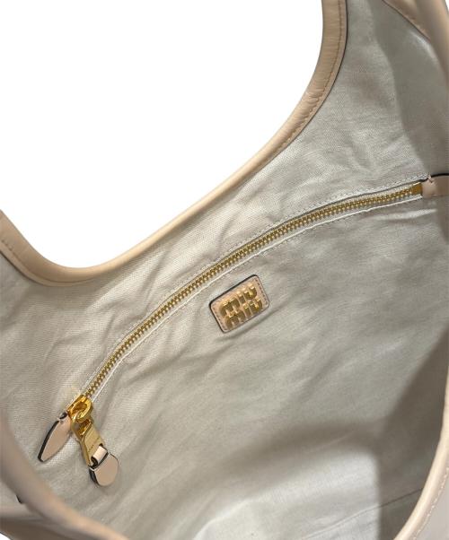 MIU MIU（ミュウミュウ）MIU MIU (ミュウミュウ) トートバッグ ベージュの古着・服飾アイテム