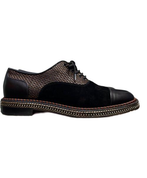 Christian Louboutin（クリスチャン・ルブタン）Christian Louboutin (クリスチャン・ルブタン) チェーン装飾キャップトゥシューズ ブラック サイズ:40の古着・服飾アイテム