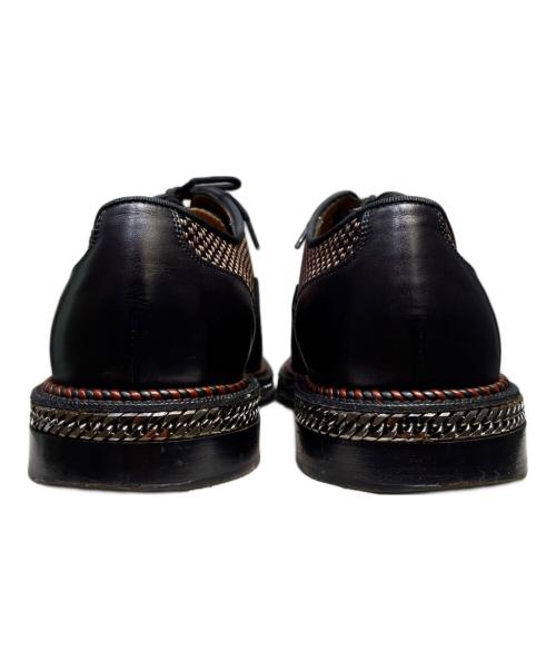 Christian Louboutin（クリスチャン・ルブタン）Christian Louboutin (クリスチャン・ルブタン) チェーン装飾キャップトゥシューズ ブラック サイズ:40の古着・服飾アイテム