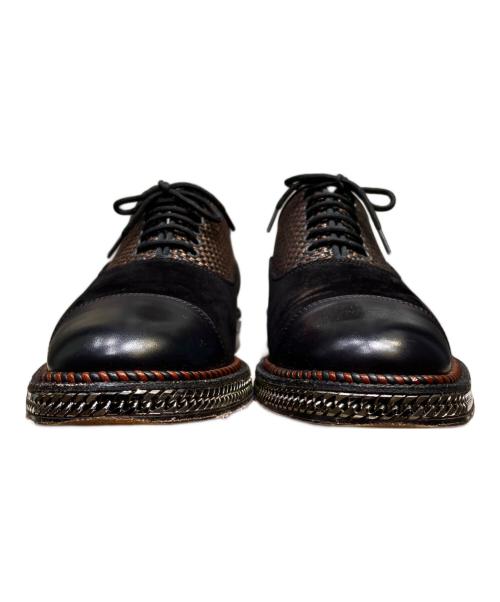 Christian Louboutin（クリスチャン・ルブタン）Christian Louboutin (クリスチャン・ルブタン) チェーン装飾キャップトゥシューズ ブラック サイズ:40の古着・服飾アイテム