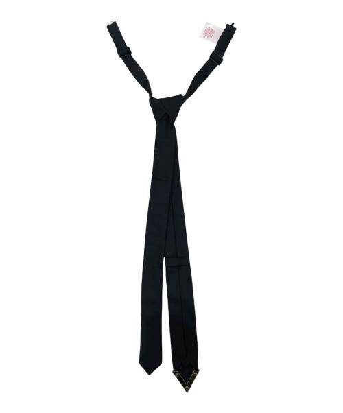 VALENTINO（ヴァレンティノ）VALENTINO (ヴァレンティノ) メタルVアップリケ付きネクタイ ブラック サイズ:UNIの古着・服飾アイテム