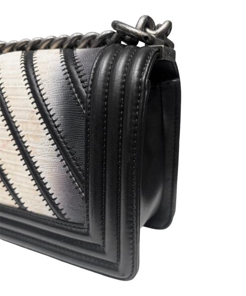 CHANEL（シャネル）CHANEL (シャネル) シェブロンボーイシャネル スモール ブラック×シルバー金具の古着・服飾アイテム