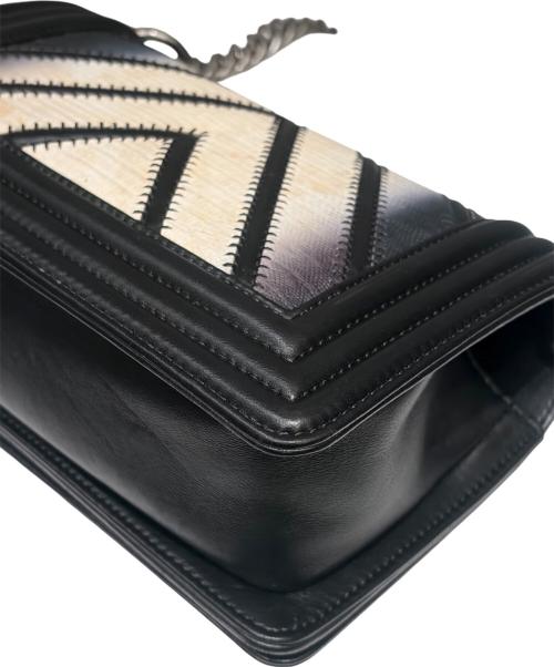 CHANEL（シャネル）CHANEL (シャネル) シェブロンボーイシャネル スモール ブラック×シルバー金具の古着・服飾アイテム