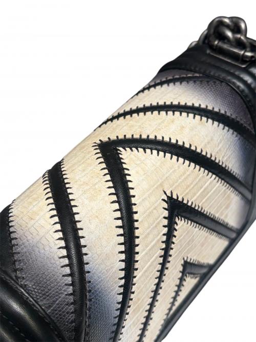 CHANEL（シャネル）CHANEL (シャネル) シェブロンボーイシャネル スモール ブラック×シルバー金具の古着・服飾アイテム