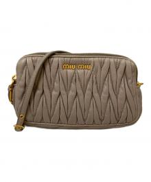 MIU MIU（ミュウミュウ）の古着「マテラッセミニショルダーバッグ」｜ベージュ