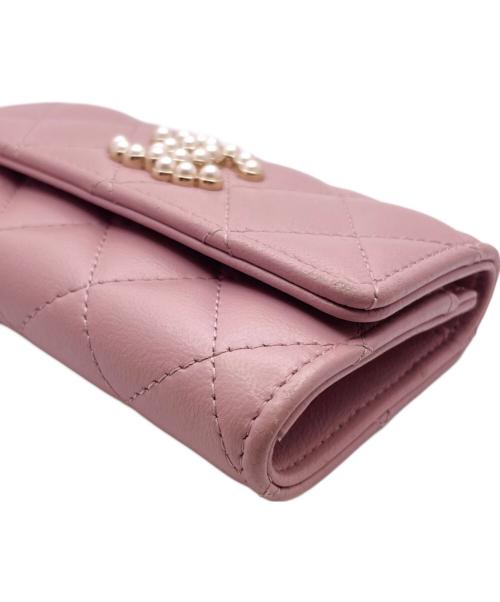 CHANEL（シャネル）CHANEL (シャネル) フェイクパールココマーク パスケース ピンクの古着・服飾アイテム