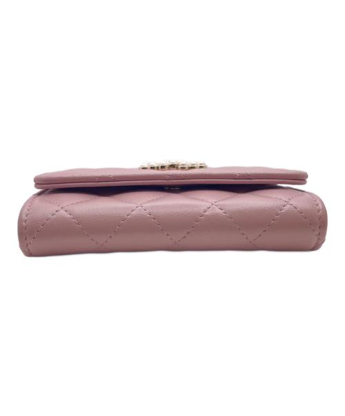 CHANEL（シャネル）CHANEL (シャネル) フェイクパールココマーク パスケース ピンクの古着・服飾アイテム