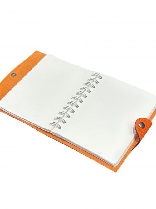 HERMES（エルメス）HERMES (エルメス) ユリスMM / 手帳カバー オレンジ×シルバー金具 サイズ:MMの古着・服飾アイテム