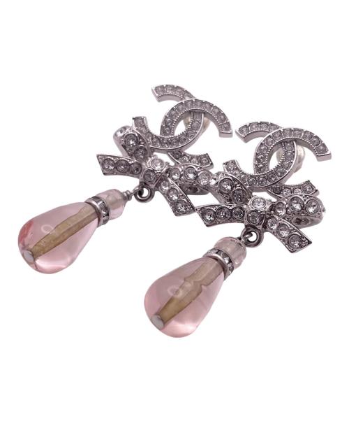 CHANEL（シャネル）CHANEL (シャネル) ココマークラインストーンリボンドロップピアス/ サイズ:-の古着・服飾アイテム