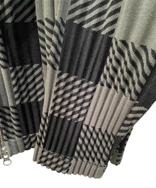 PLEATS PLEASE（プリーツプリーズ）PLEATS PLEASE (プリーツプリーズ) プリーツジップアップパーカー グリーン×ブラック サイズ:size3の古着・服飾アイテム