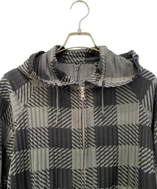 PLEATS PLEASE（プリーツプリーズ）PLEATS PLEASE (プリーツプリーズ) ジップアップパーカー グリーン×ブラック サイズ:3の古着・服飾アイテム