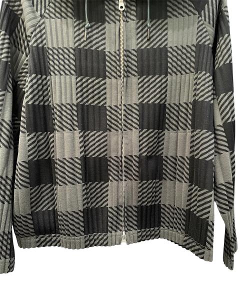 PLEATS PLEASE（プリーツプリーズ）PLEATS PLEASE (プリーツプリーズ) ジップアップパーカー グリーン×ブラック サイズ:3の古着・服飾アイテム