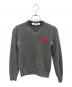 PLAY COMME des GARCONS（プレイコムデギャルソン）の古着「PLAYハートVネックニット」｜グレー